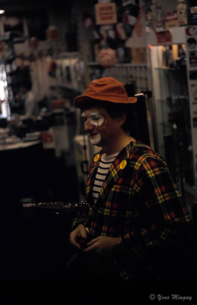 Photos argenntiques en studio : le clown