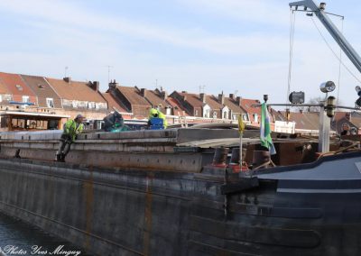 Péniches Port fluvial des Dorignies Douai : l'entretien